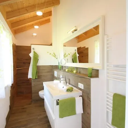 Haus Chiemsee-blick * غشتات أم كيمزي